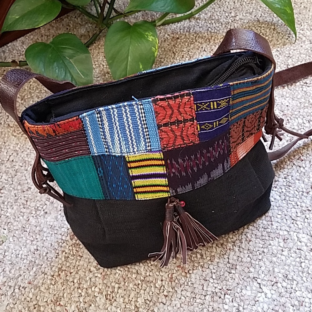 GREAT GIFT! 🎁Brand New Thailand Crossbody